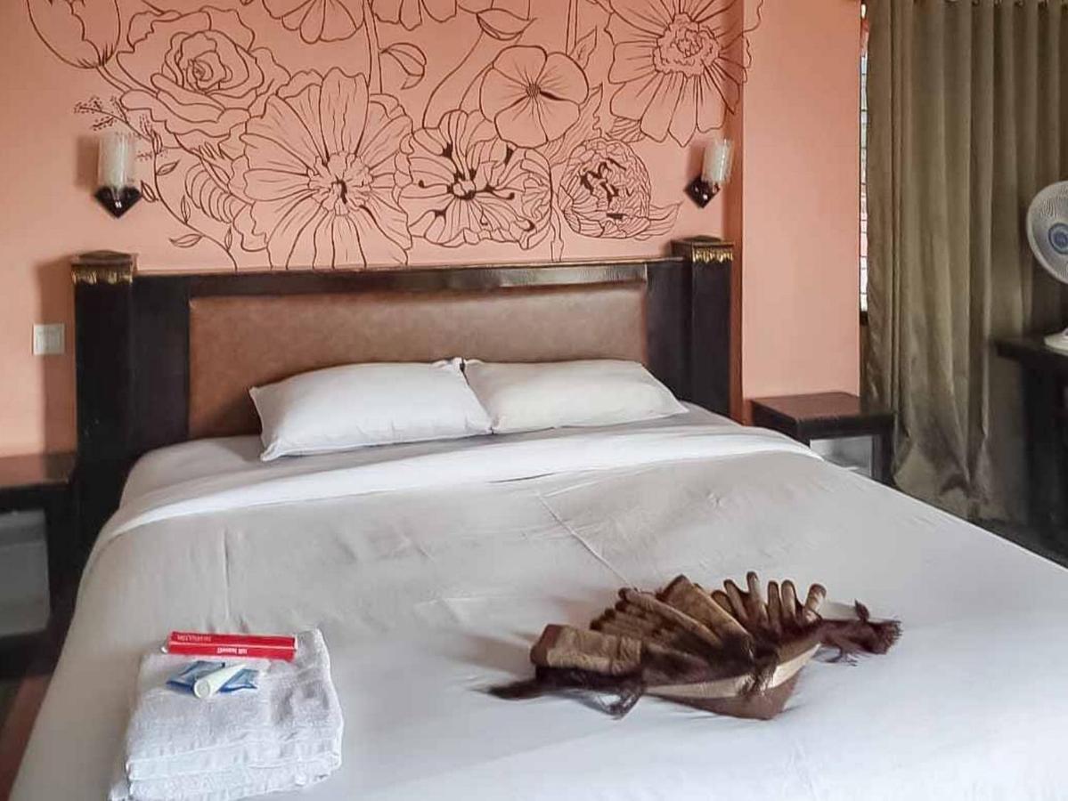 Hotel Ananda Syariah Redpartner Bukittinggi Exterior photo